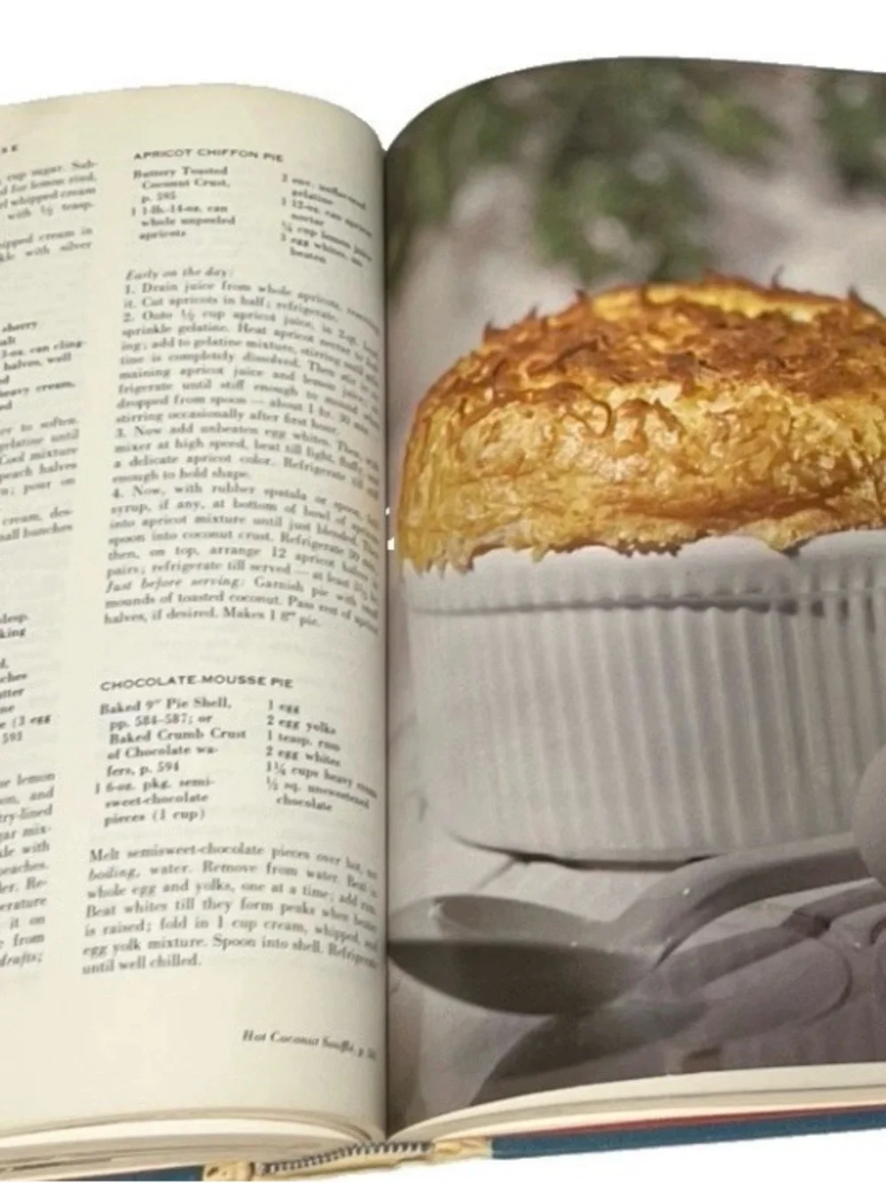 Vintage The  Good Housekeeping Cookbook Retro 1963  Hardcover Blue Retro Recipes